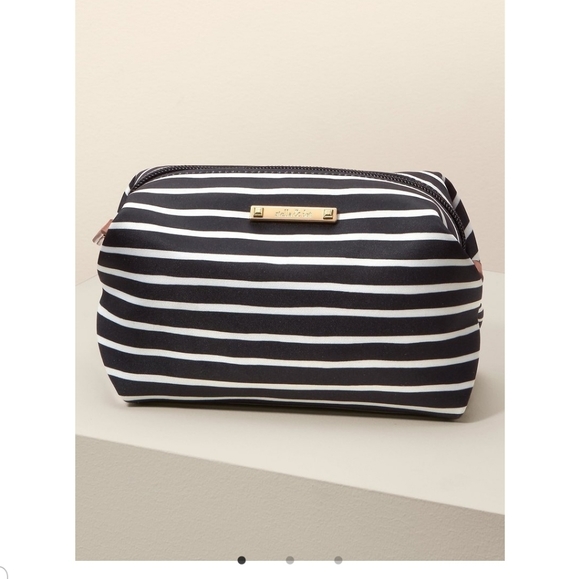 SOLD Stella & Dot Pouf MakeUp Bag - Picture 3 of 3